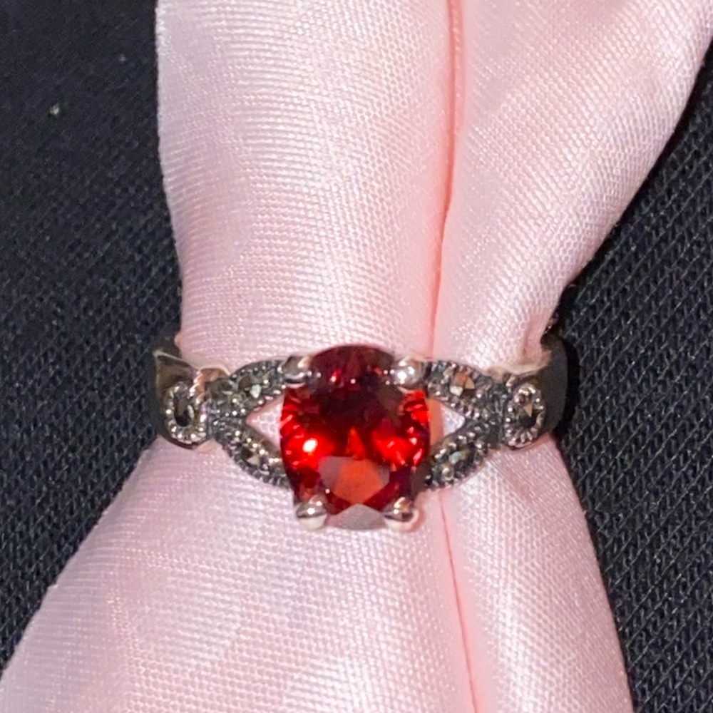 Old Estate Find Ruby Ring - image 1